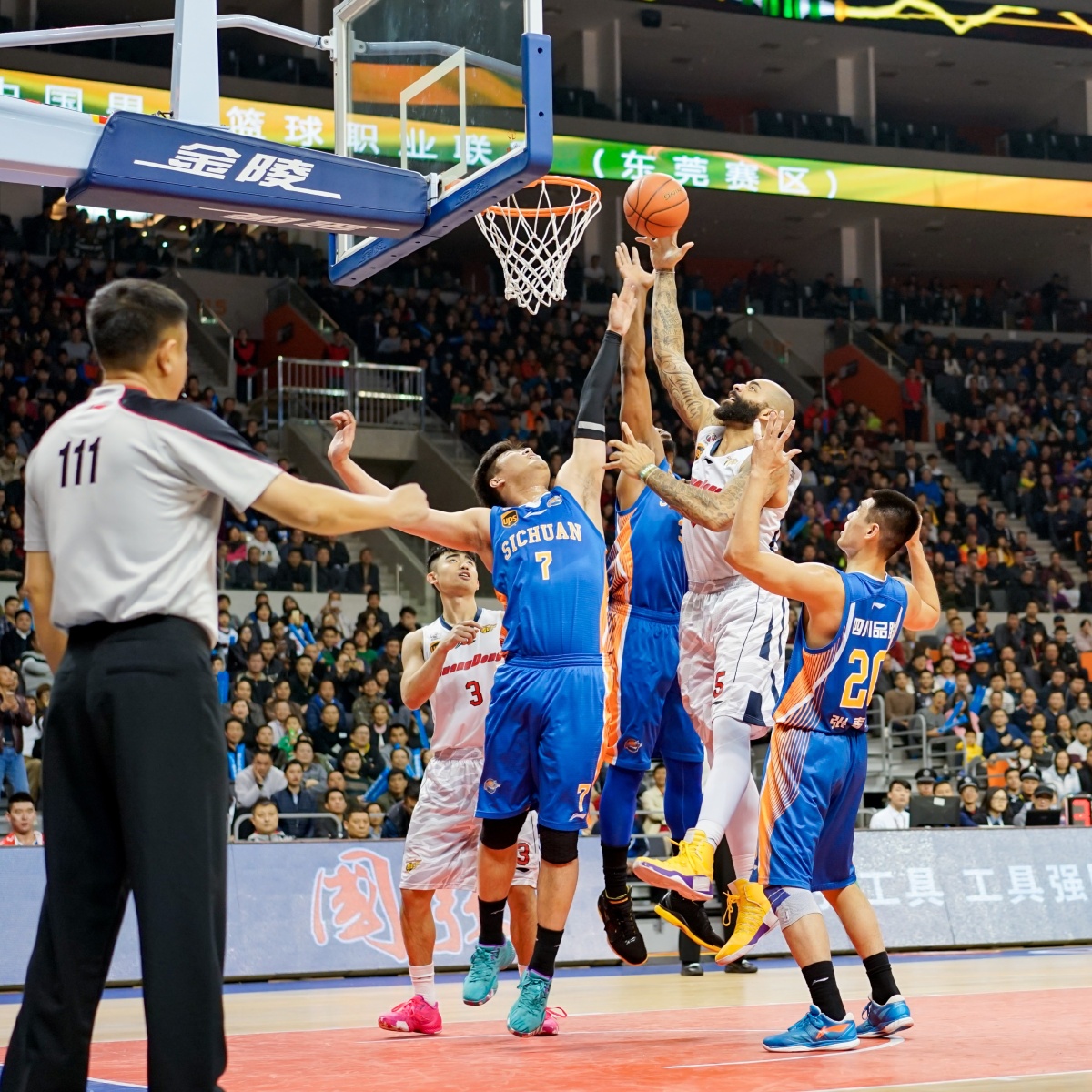 赫塔费主席：目标冲击欧战；计划未来卖球队是因孩子不想接班（赫塔费主席：瞄准欧战，因子女无意接班计划未来出售球队）