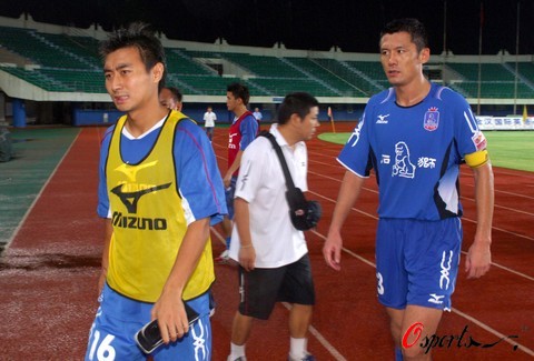 欧冠最年轻连续三场破门选手排行榜：卡尔力压姆巴佩...（欧冠连续三场进球最年轻球员榜：卡尔力压姆巴佩登顶）