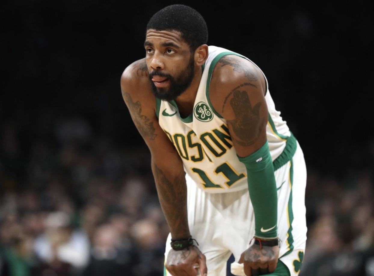 黑白双塔！半场大卫·詹姆斯7中5砍13分7板3助 雷诺兹5中4拿11分（内线双雄发威！半场大卫·詹姆斯7投5中13分7板3助，雷诺兹5投4中斩获11分）