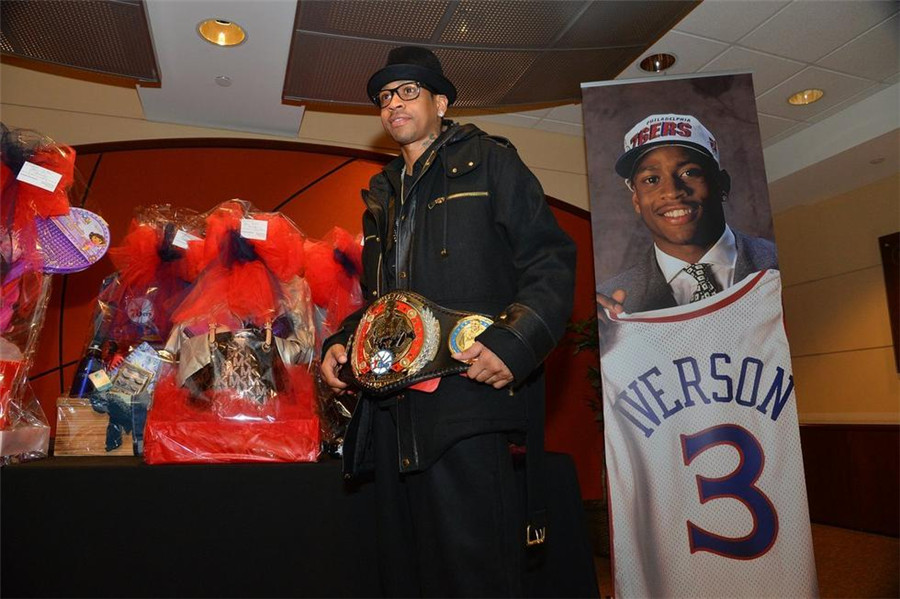 炸鱼来了，比朔夫戴帽、卡尔双响助德国U21队6-0大胜（德国U21 6-0大胜：比朔夫上演帽子戏法，卡尔梅开二度）