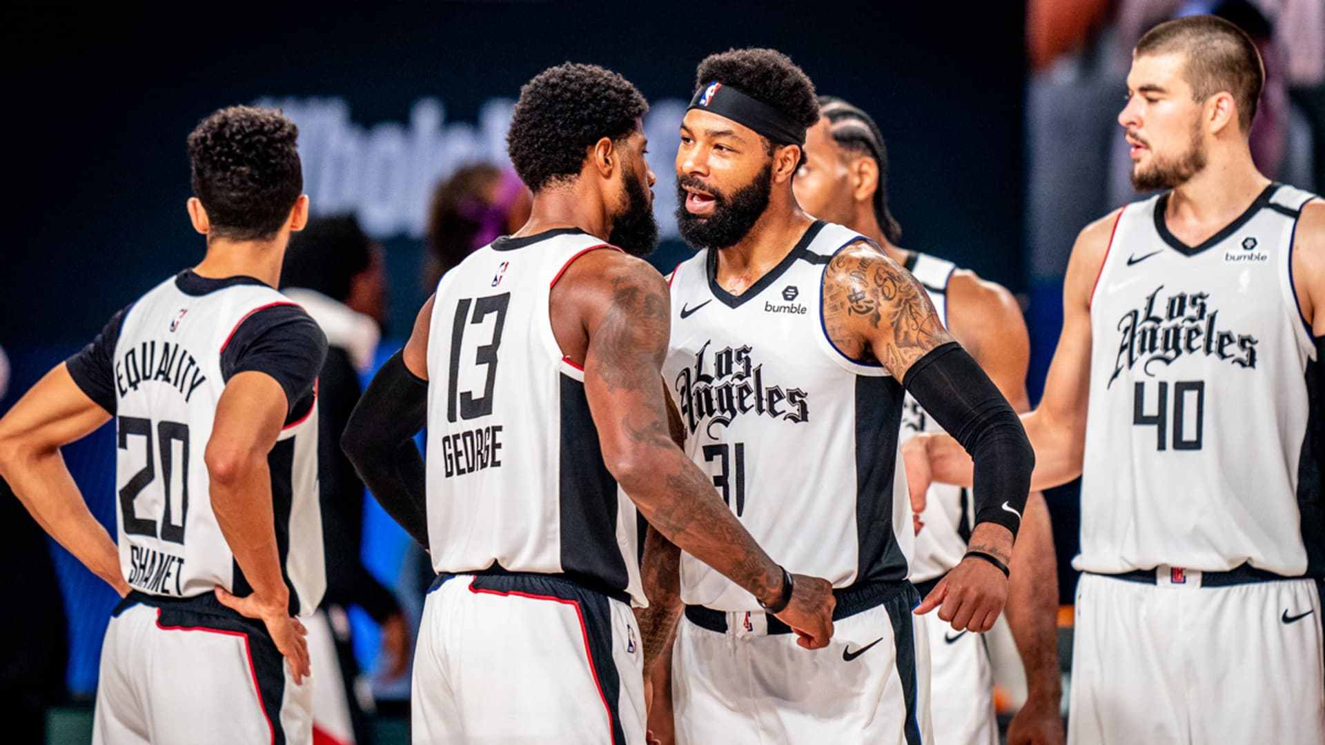 跟队：热那亚正在谈佩林，尤文询问利瓦科维奇的情况（随队记者：热那亚洽谈佩林，尤文打听利瓦科维奇情况）