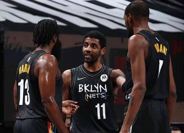 弗拉格兄弟现场助阵，弟弟篮球表现惊艳（弗拉格兄弟现身助威，弟弟篮球大放异彩）