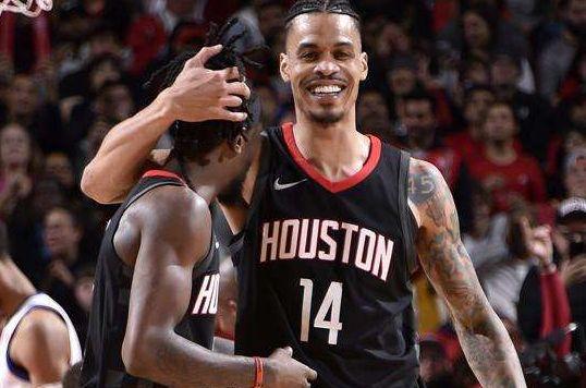 莱万：我经常带伤上场，肋骨骨折也硬撑；不着急决定未来（莱万：带伤出战成常态，肋骨骨折也坚持；未来去留不着急）