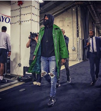 野性不可驾驭，美女球员莱曼晒大尺度艺术照（莱曼发布大胆艺术写真，野性魅力难以束缚）