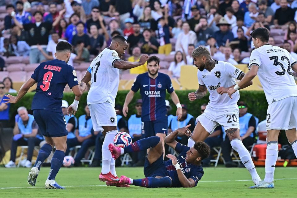 传闻：曼联和拜仁长期关注兰斯19岁中场马夏尔-蒂亚（据悉曼联与拜仁持续考察兰斯19岁中场马夏尔-蒂亚）