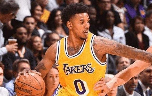 火箭年终大战首节进攻太流畅 杜兰特领衔三大核心攻防强度直接拉满（年末强强对决火箭首节进攻行云流水 杜兰特统帅三核攻防火力全开）