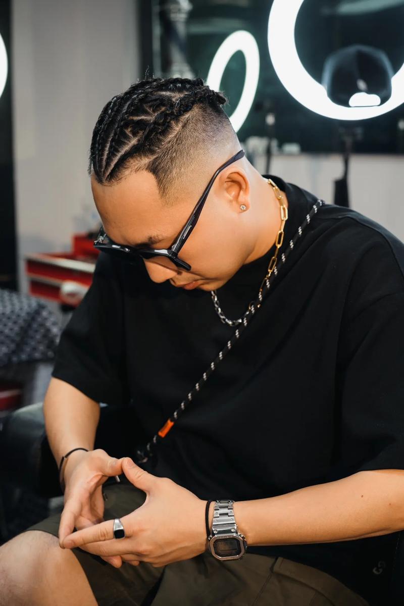 灰熊青年军崛起引发关注（灰熊新生代崛起备受瞩目）