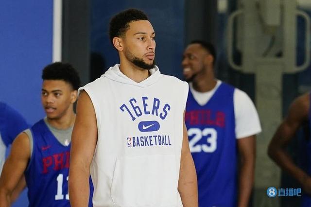 活塞队记：艾维今天可以出战，此前被列入出战成疑名单（活塞记者：艾维今日确认出战，先前曾被列为出战成疑）