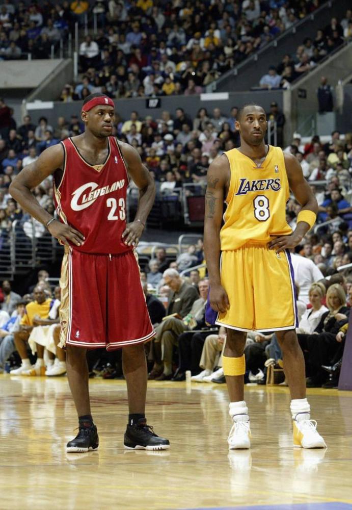 跟队：尤文想送走若昂-马里奥，然后签更有经验更全面的边后卫（随队记者：尤文考虑放走若昂-马里奥，寻求签下一名更有经验且更全面的边后卫）