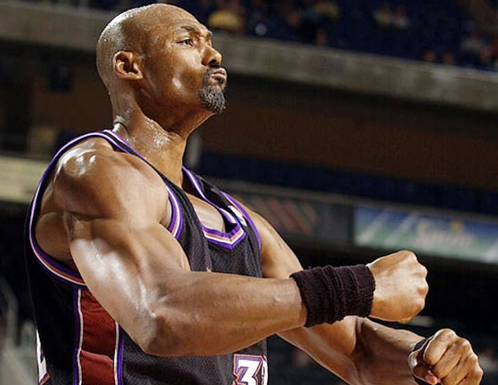 库里谈格林科尔冲突：这种事难免发生，他们的处理方式非常职业（库里评格林与科尔争执：此类情况在所难免，他们的应对十分专业）