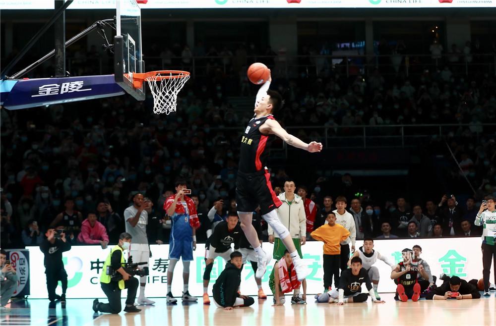 劳塔罗：若拉扯都判点那比赛没法踢；想和萨内蒂那样扎根国米（劳塔罗：若拉扯就判点比赛难踢，愿像萨内蒂一样在国米扎根）