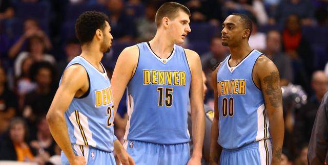 凯恩73场德甲比赛进75球，比同期进球数第二的吉拉西多21球（凯恩德甲73场75球，同期进球数领先吉拉西21球）