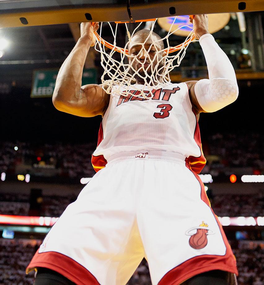 承担重任！麦克丹尼尔斯半场8中6轰14分2板（扛起大旗！麦克丹尼尔斯半场8投6中砍下14分2篮板）