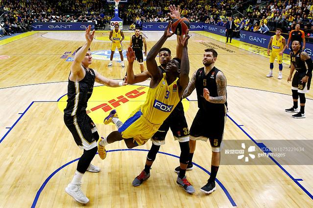 圣保罗总监：会在奥斯卡康复后再讨论未来，做事首先要人性化（圣保罗高层：奥斯卡伤愈后再谈去向，决策以人为本）