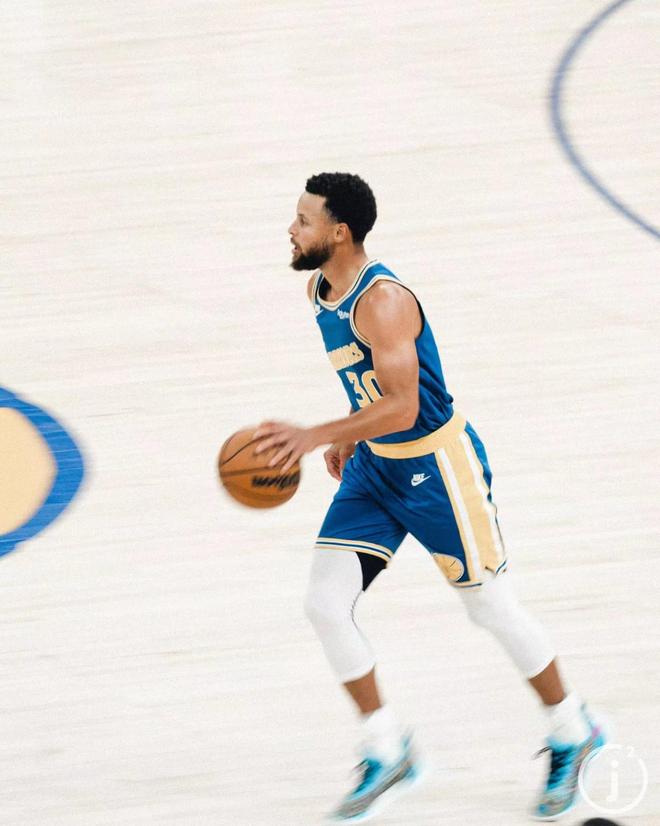 阿劳霍在家中举办了一次球队聚餐，佩德里、加维等人现身（阿劳霍家中组织球队聚餐，佩德里、加维等到场）