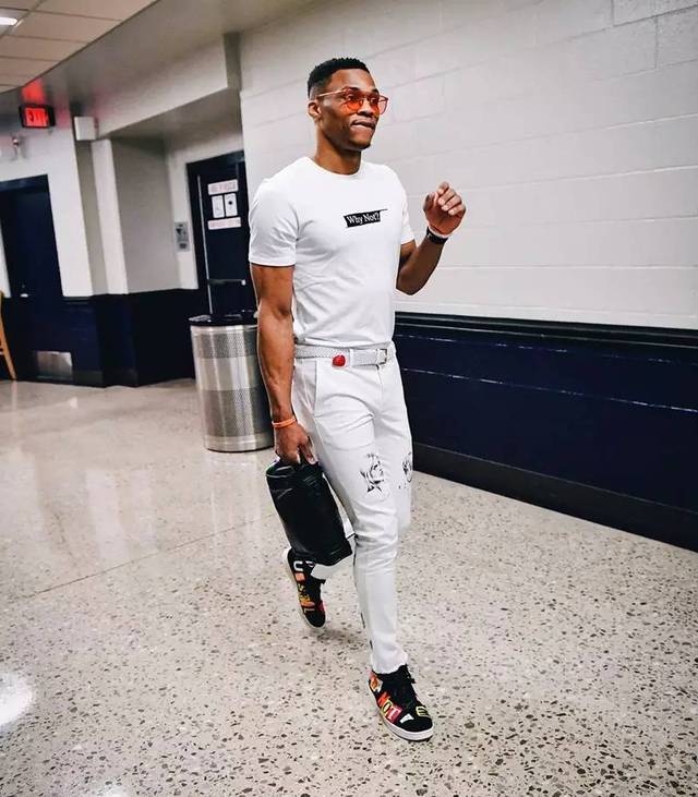 李玮锋：做青训我是下定决心的；苏超最重要的是给年轻人舞台（李玮锋：青训我已坚定投入，苏超重在为年轻人搭建舞台）