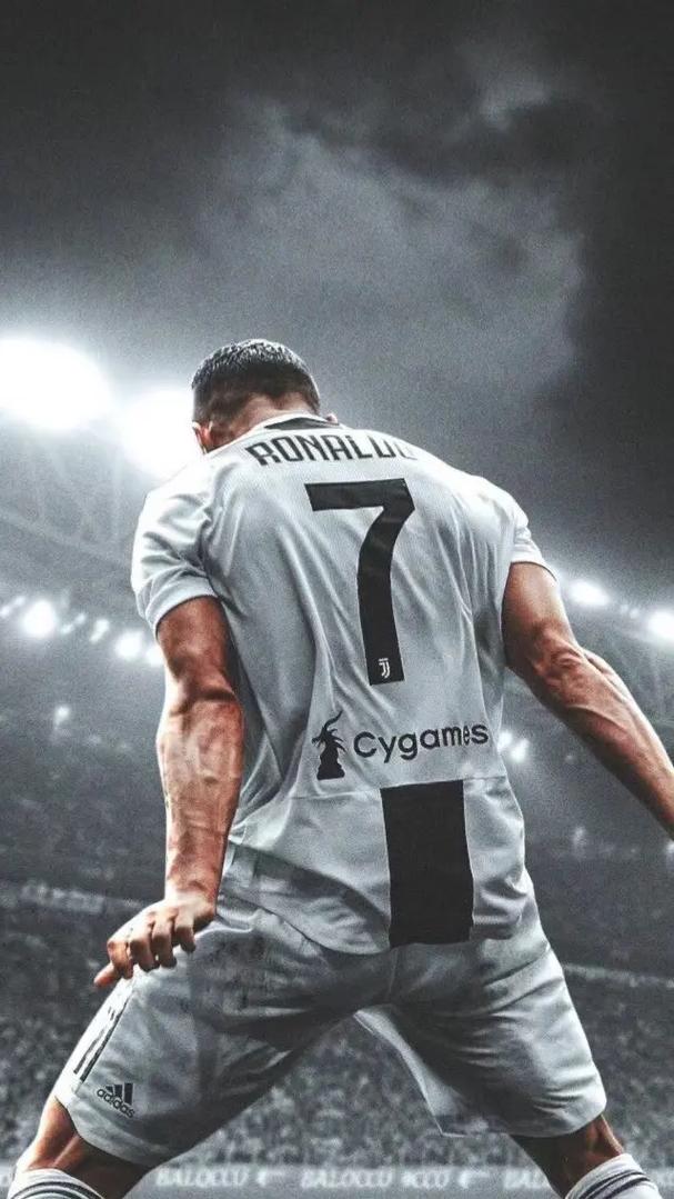 青训球员首次助攻完成精彩配合（青训小将首次送出助攻，上演精妙配合）