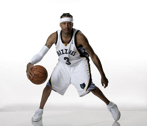 哈兰德自英超首秀以来13次中框，同期仅次于努涅斯和B费（英超处子秀至今，哈兰德已13次击中门框，仅落后努涅斯与B费）