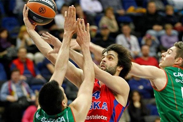 K联赛球队浦项铁人官方社媒账号发布公告称，球队中...（K联赛浦项铁人通过官方社媒发布公告：队内...）